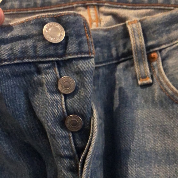 Levi’s - Picture 2 of 5
